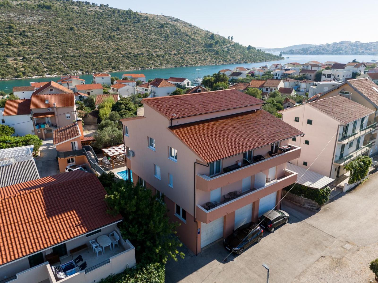 Apartments Villa Monique Rogoznica  Eksteriør bilde